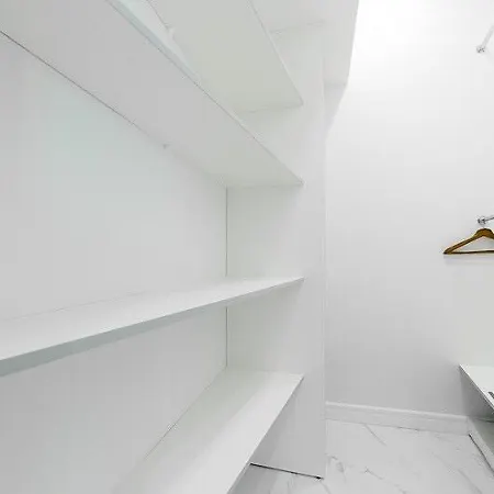 Apartment Parus Kalvariyskaya 16